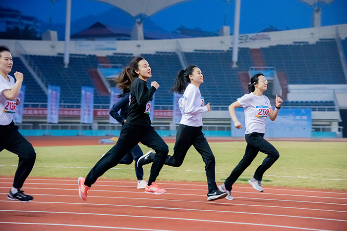 AGׯ�С�(�й�)����